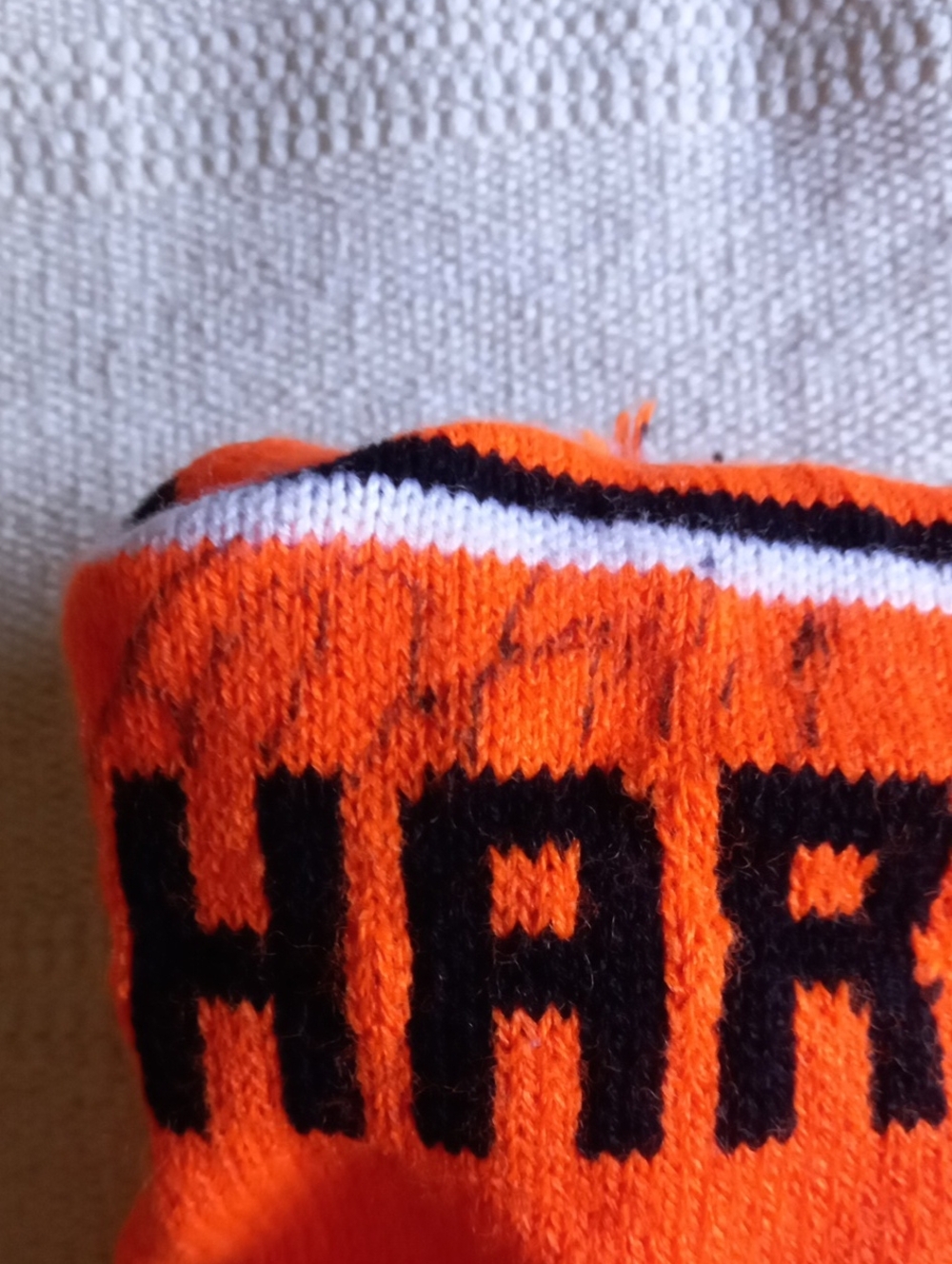 Signed Hartnelldown Winter Hat - Picture 3 of 5